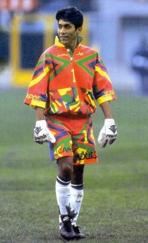 豪尔因队再度获胜，战术严谨有序