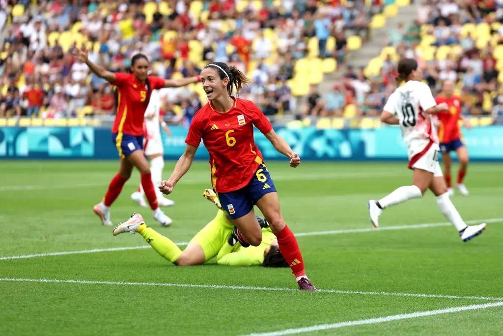 包含哥伦比亚女足后防力量不足，败于对手的词条