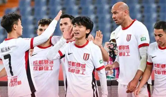 包含顶尖足球豪门展现实力，势不可挡的词条